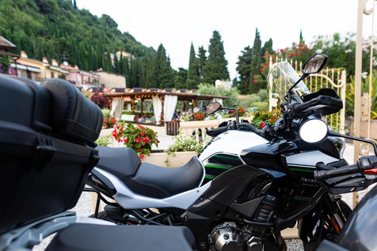 Hotel Adria & Resort Toscolano Maderno Exterior photo